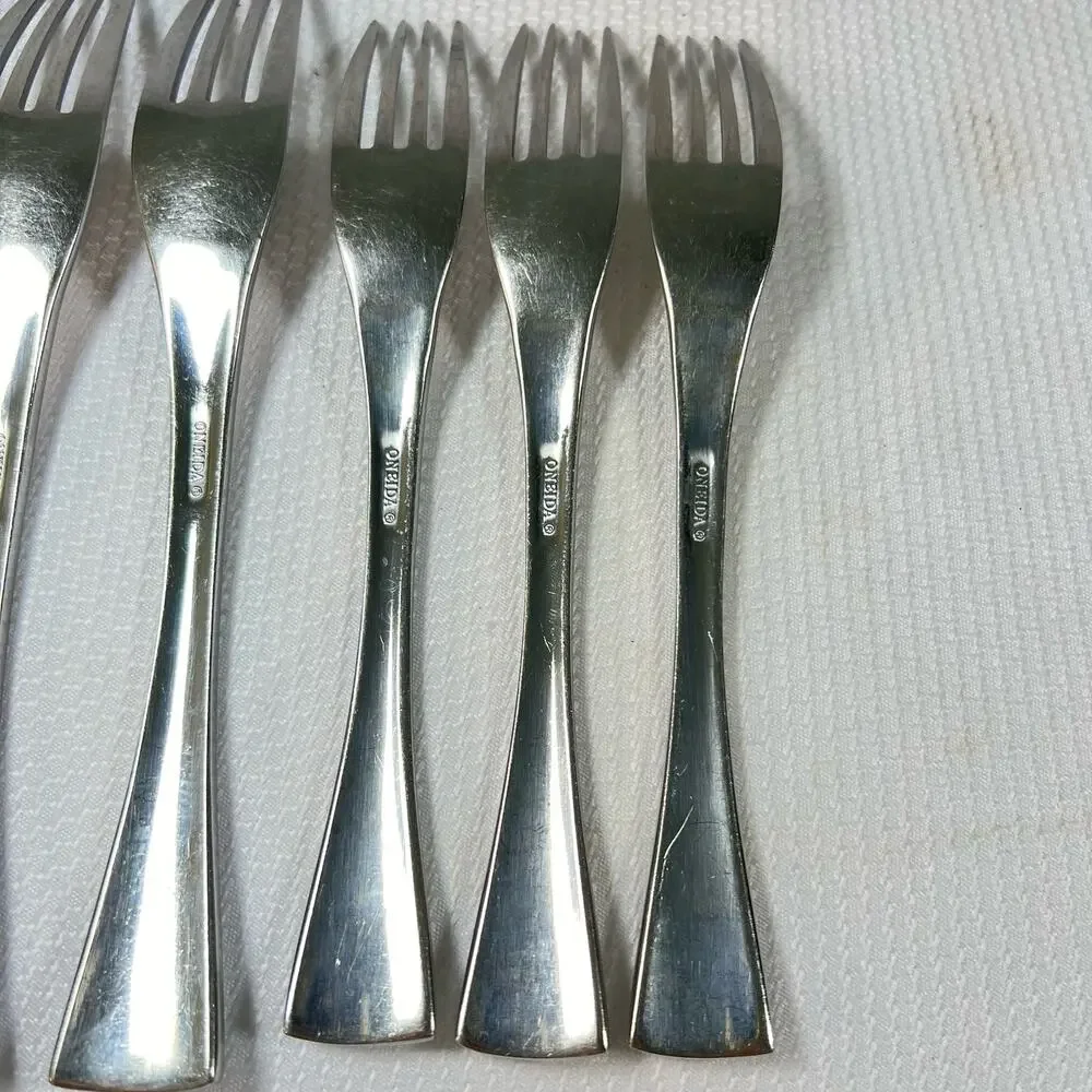Oneida stainless steel flatware dinner and salad forks set 6 total